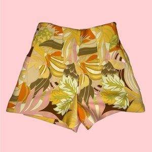 70s high-waisted shorts